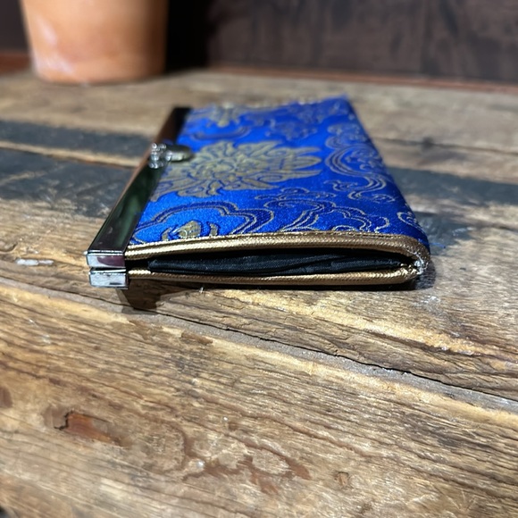 No Brand Tag Royal Blue and Gold Tapestry Wallet - Picture 7 of 8